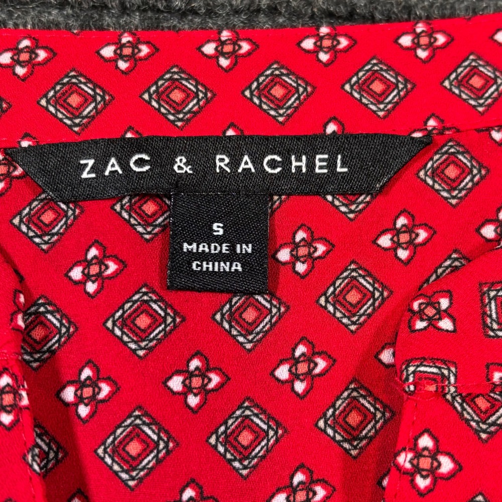 Zac & Rachel Womens Red Geometric Print Roll Tab Sleeve Blouse (Sm) Gold Buttons - Picture 5 of 8